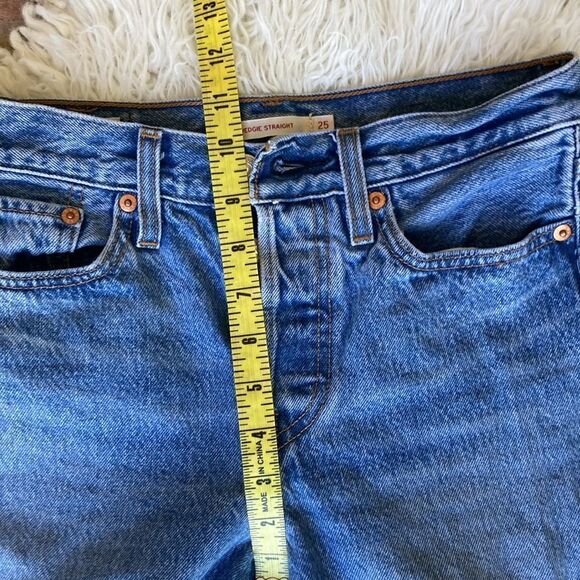 COPY - Levi’s Wedgie Straight Cropped Button Fly Distressed Raw Hem Jeans Women… - Picture 11 of 16